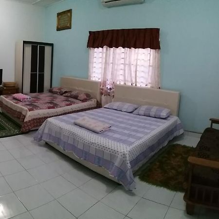 Dhia Irdina Homestay Paya Rewak ภายนอก รูปภาพ
