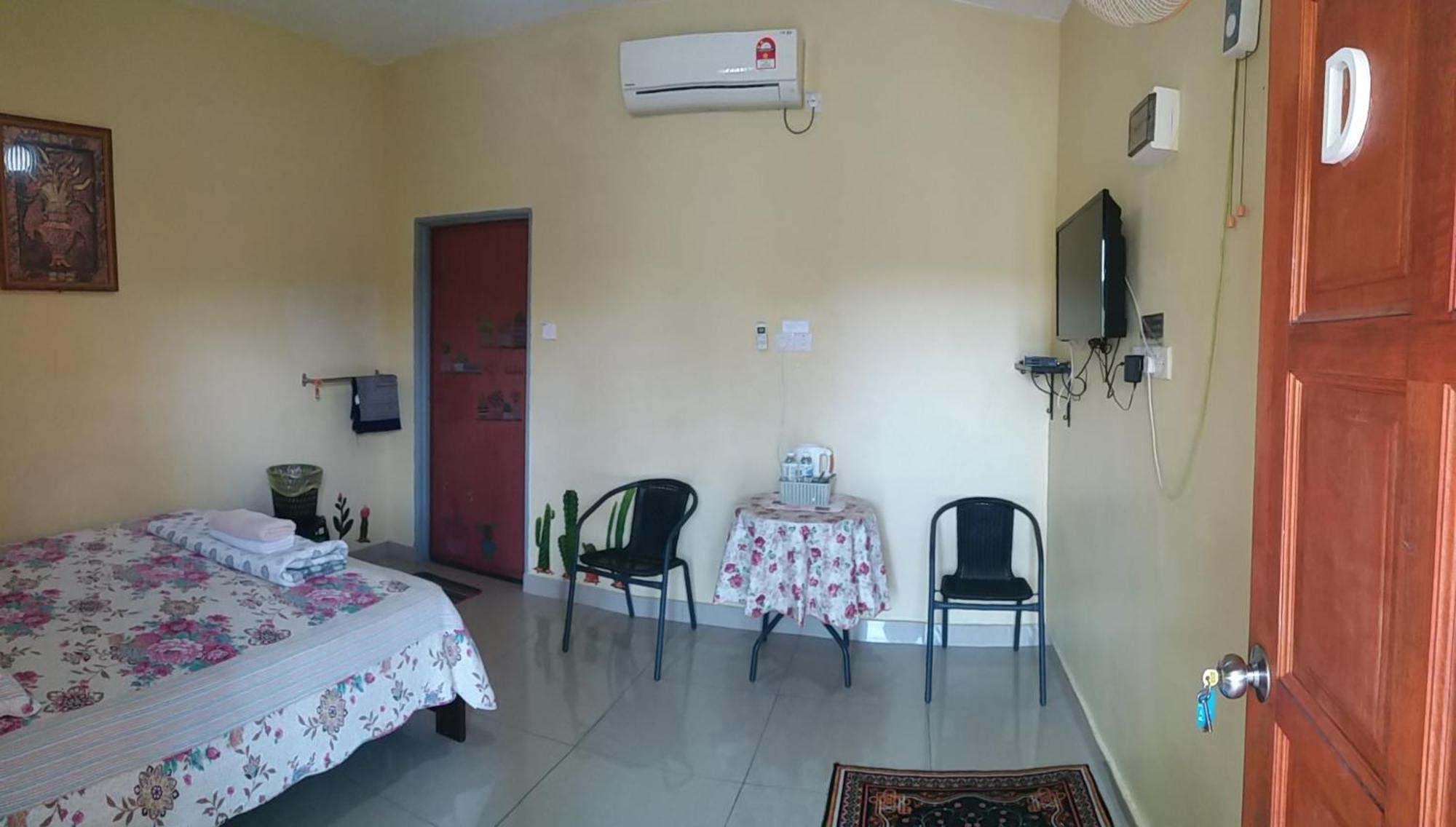 Dhia Irdina Homestay Paya Rewak ภายนอก รูปภาพ