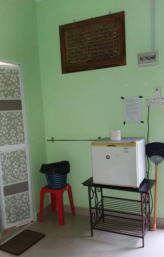 Dhia Irdina Homestay Paya Rewak ภายนอก รูปภาพ