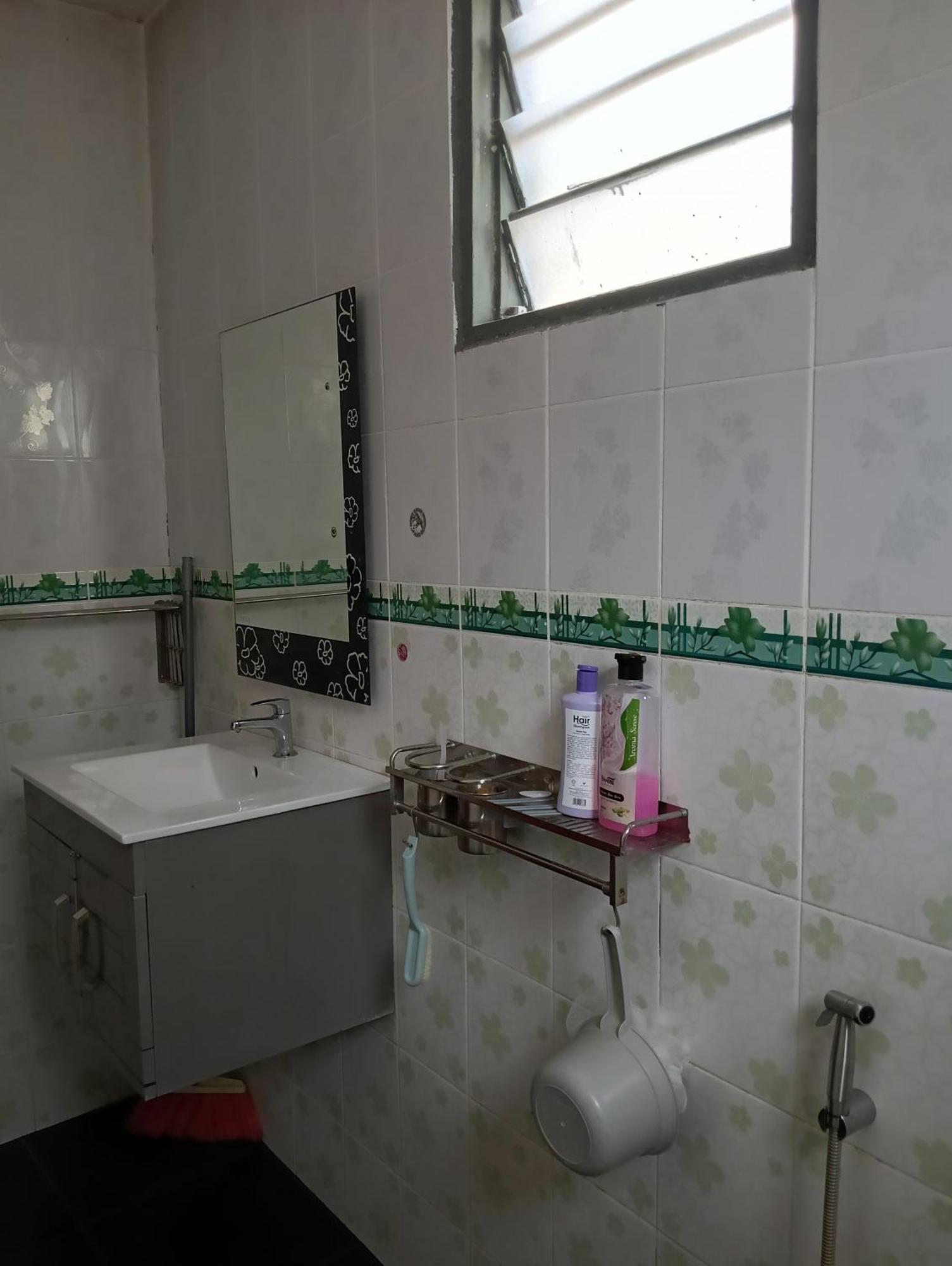 Dhia Irdina Homestay Paya Rewak ภายนอก รูปภาพ