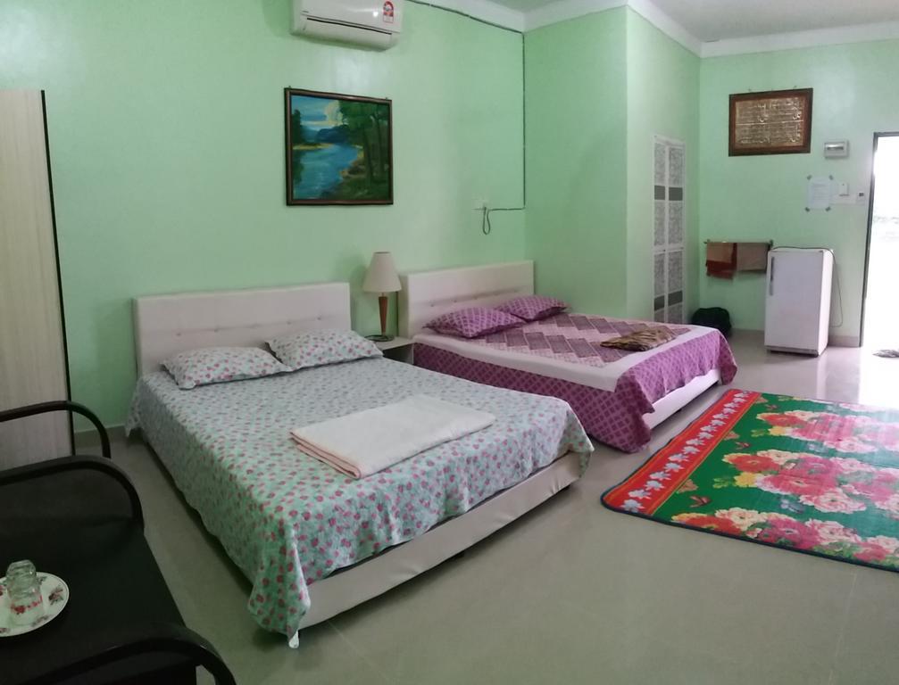 Dhia Irdina Homestay Paya Rewak ภายนอก รูปภาพ
