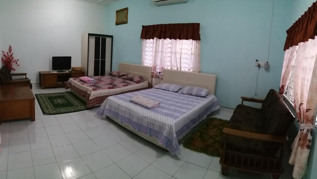 Dhia Irdina Homestay Paya Rewak ภายนอก รูปภาพ