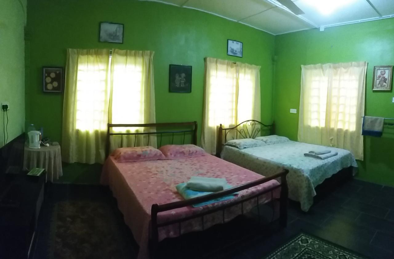 Dhia Irdina Homestay Paya Rewak ภายนอก รูปภาพ