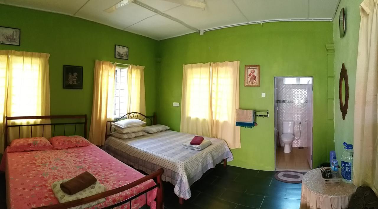 Dhia Irdina Homestay Paya Rewak ภายนอก รูปภาพ