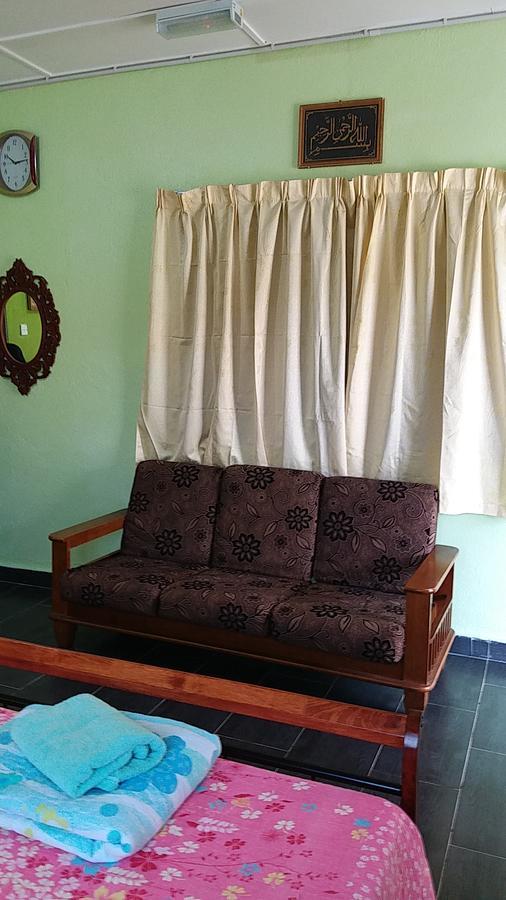 Dhia Irdina Homestay Paya Rewak ภายนอก รูปภาพ