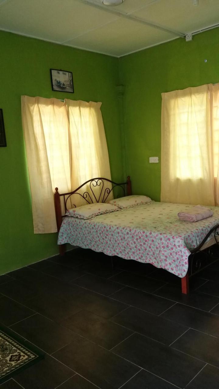 Dhia Irdina Homestay Paya Rewak ภายนอก รูปภาพ