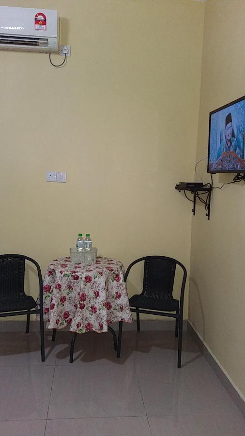 Dhia Irdina Homestay Paya Rewak ภายนอก รูปภาพ